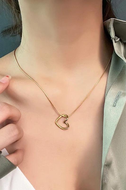 Twist Heart Pendant Necklace - Spoiled Me Rotten 