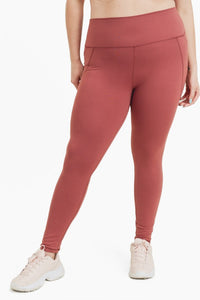 Comfortable black leggings with no front seam for everyday wear